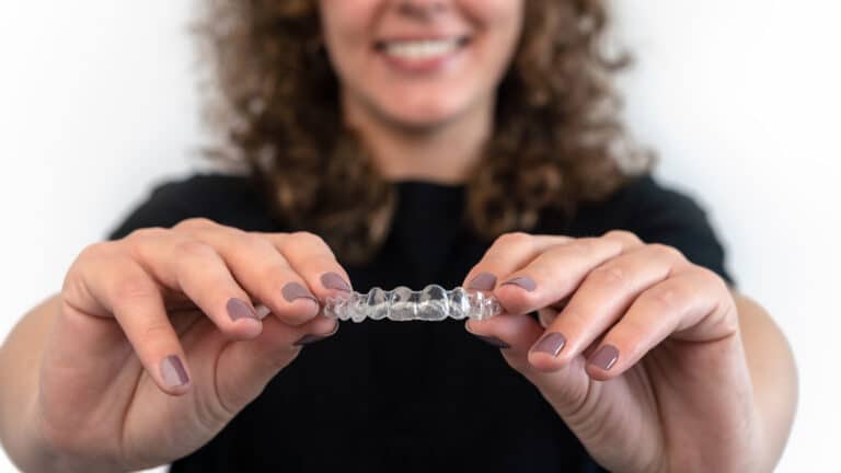 How to clean your clear aligners